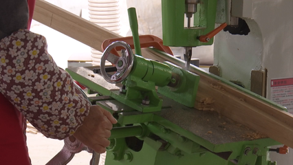 西蘭鄉亨嘉竹木制品精深加工項目進入試生產階段，工藝品銷售蓄勢待發